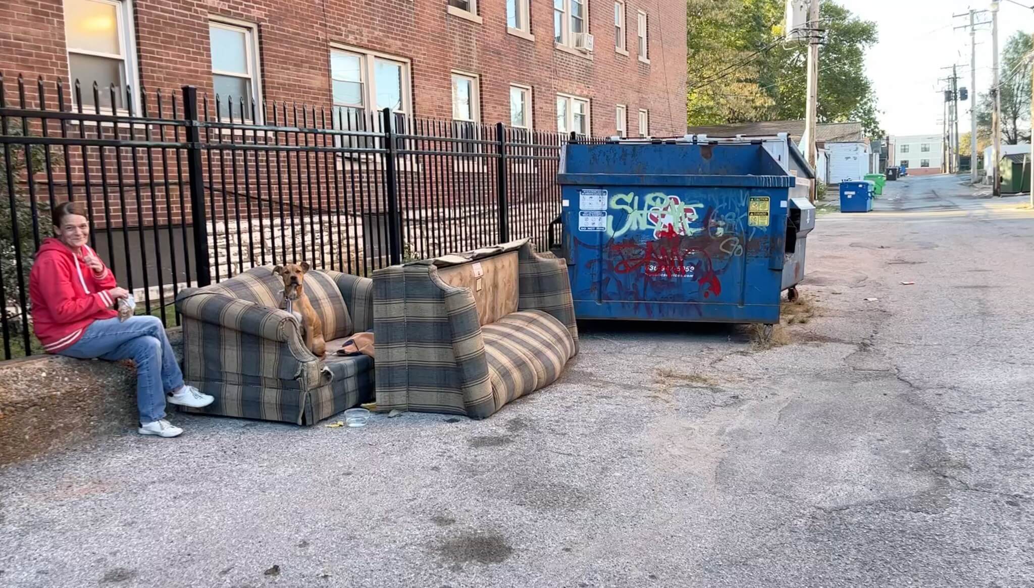 Kind woman sat with abandoned dog until help arrived